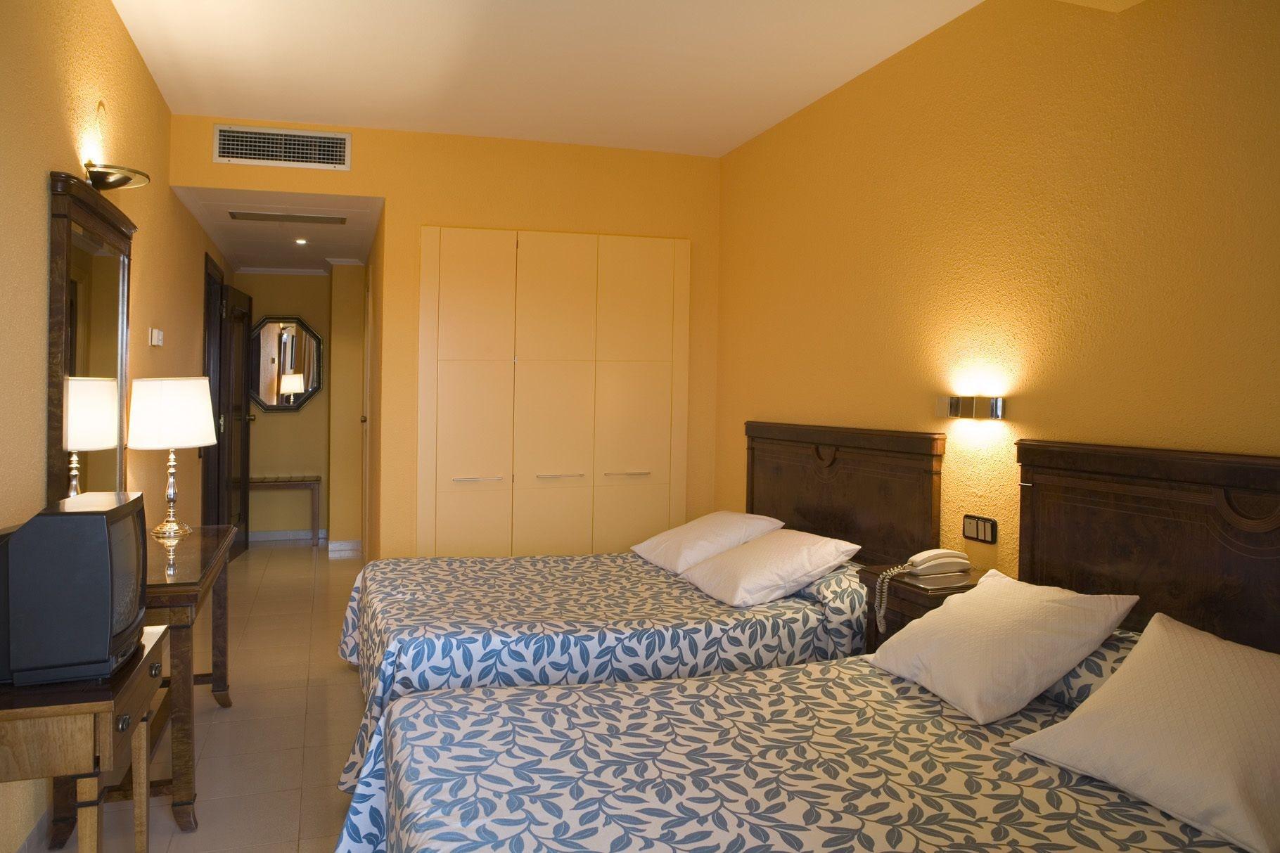 Hotel Rovira カンブリルス エクステリア 写真