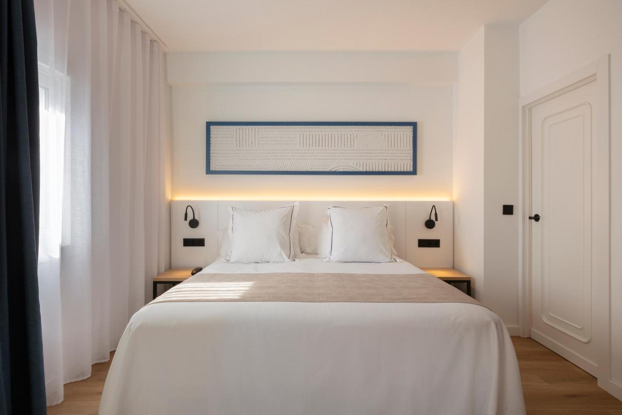 Hotel Rovira カンブリルス エクステリア 写真