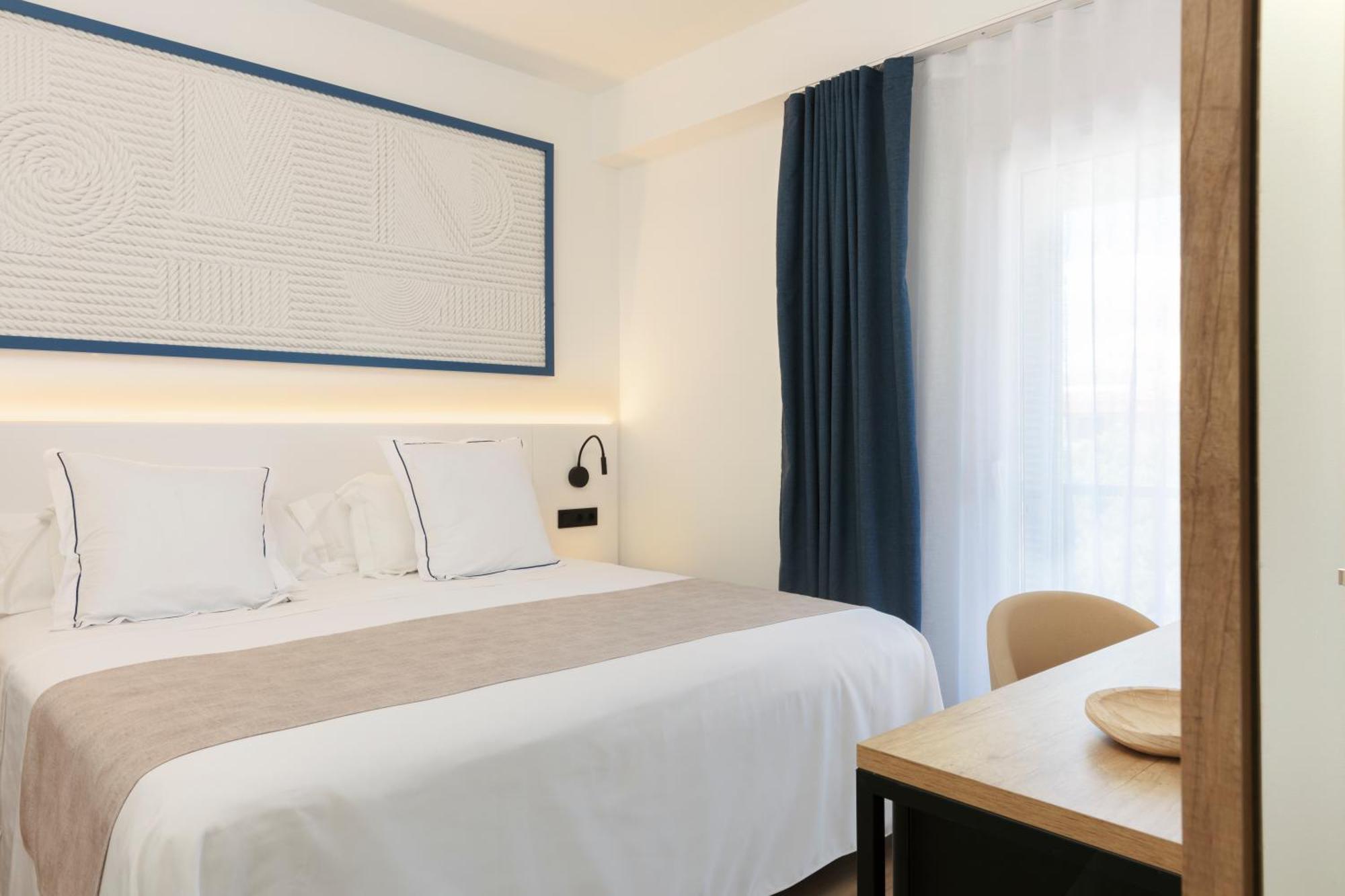Hotel Rovira カンブリルス エクステリア 写真