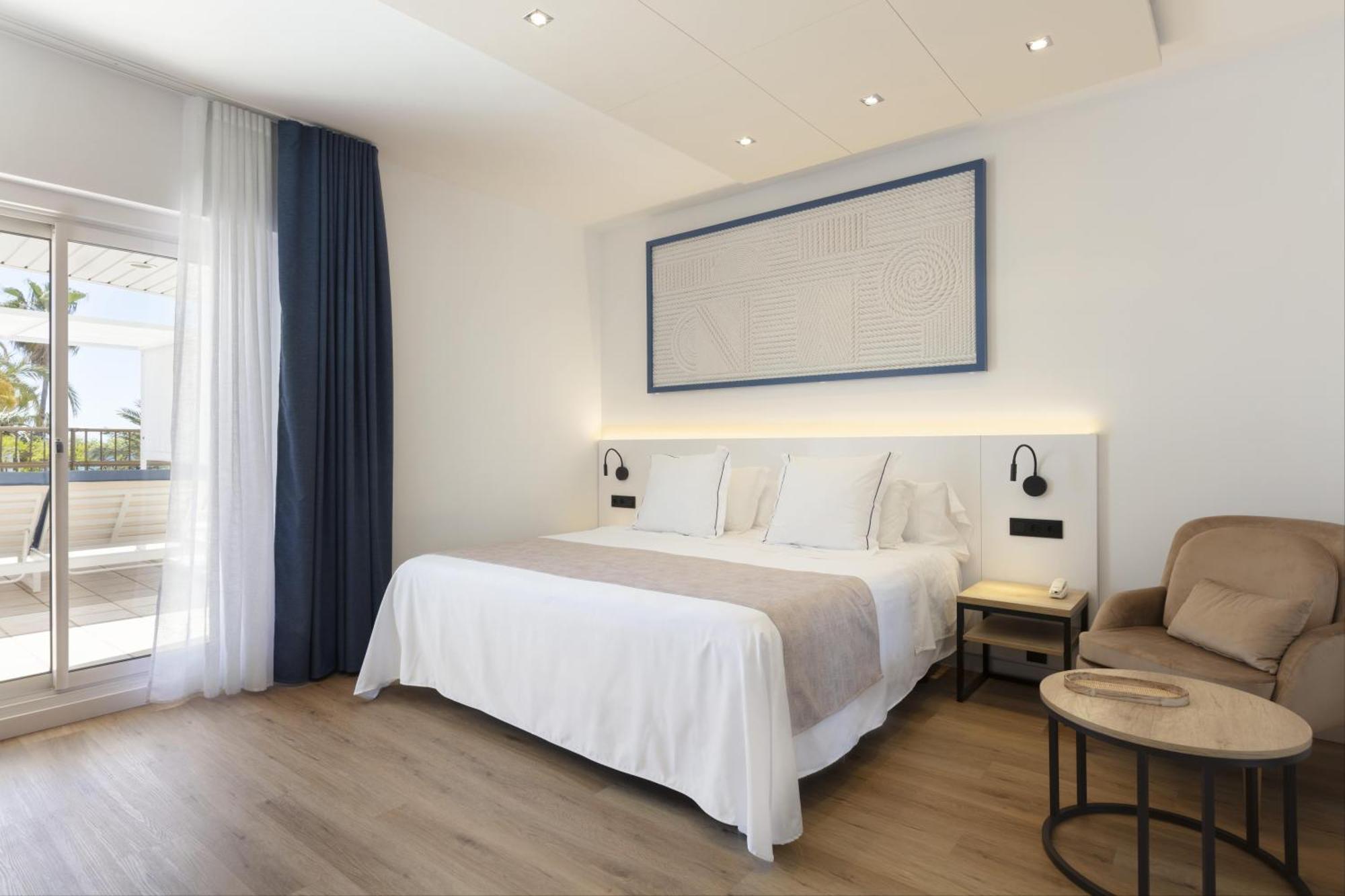 Hotel Rovira カンブリルス エクステリア 写真
