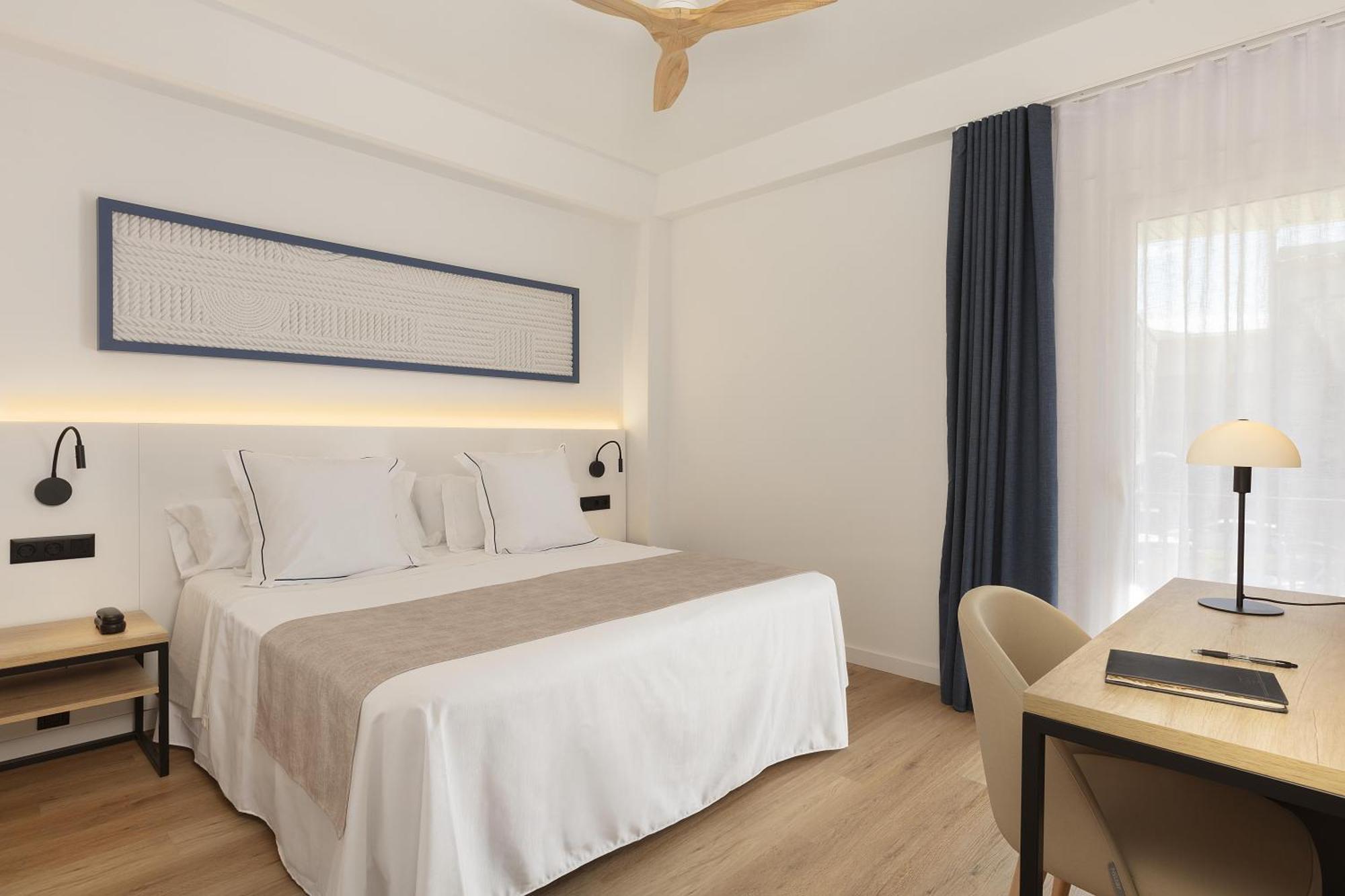 Hotel Rovira カンブリルス エクステリア 写真