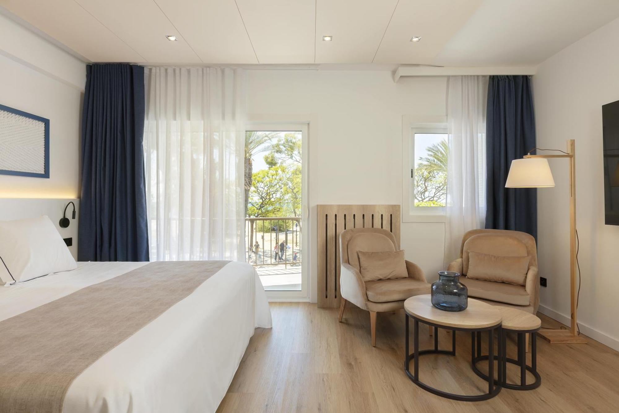 Hotel Rovira カンブリルス エクステリア 写真